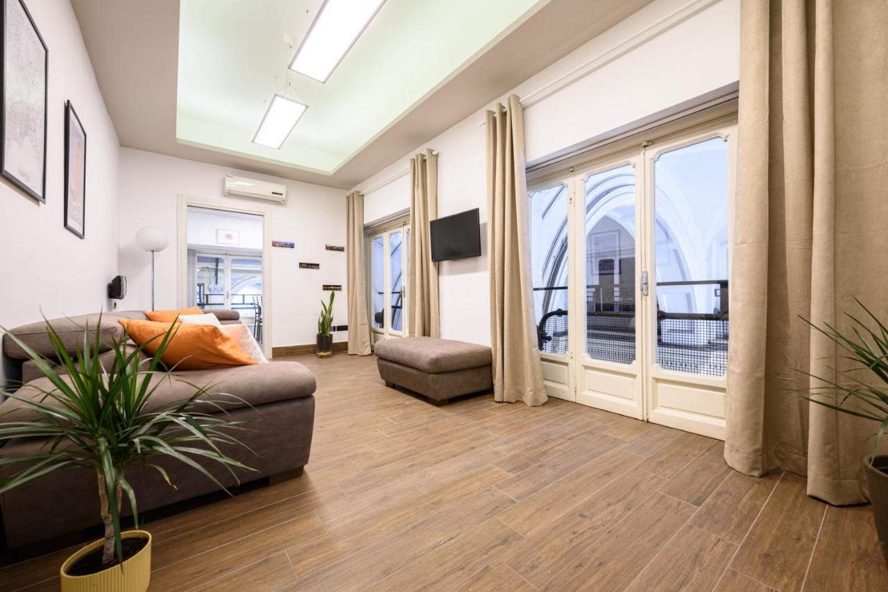 Piazza Nicola Amore 14 Naples Luaran gambar